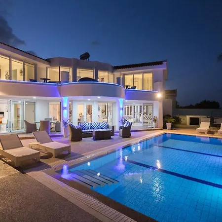 113 Villa Protaras