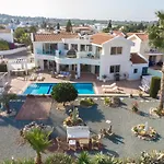 113 Vila Protaras