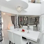 Vila 113 *